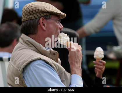 Quintessenza inglese - Maggio urti Foto Stock