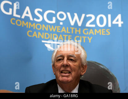 La Five MAN Commonwealth Games Federation Evaluation Commission inizia la loro valutazione della Bid di Glasgow del 2014 in una conferenza stampa all'Hilton Hotel, dove si presenterà ciò che si spera di ottenere nel corso della visita di 5 giorni. l-r John Tierney - Presidente della Commissione di valutazione. Foto Stock