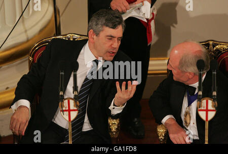 Chancellor Gordon Brown alla cena annuale per banchieri e mercanti, Mansion House, Londra. Foto Stock