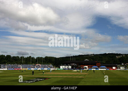 Una visione generale del campo da cricket della Civil Service durante la gara internazionale di un giorno a Stormont, Belfast. Foto Stock