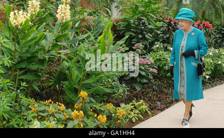 Queen visite qui RHS Garden Foto Stock