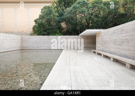 Famosa Barcellona Pavilion dall architetto tedesco Mies van der Rohe. Foto Stock