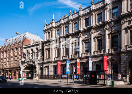 La Royal Academy of Arts, Burlington House sulla Piccadilly, Londra, Inghilterra, Regno Unito Foto Stock