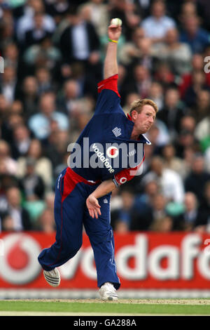 Cricket - NatWest International Twenty20 - Inghilterra / West Indies - The Brit Oval. Paul Collingwood in azione in Inghilterra Foto Stock