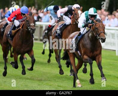 Tybalt e Jockey Jimmy Fortune vincono le puntate di handicap del Ritz Club al campo di Luglio, Newmarket Racecourse, Newmarket Suffolk. PREMERE ASSOCIAZIONE foto. Foto data Venerdì 13 2007 luglio. Il credito fotografico dovrebbe leggere Chris Radburn/PA Wire. Foto Stock