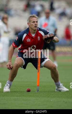 Cricket - Npower terzo test - Inghilterra / Indie occidentali - giorno due - Old Trafford. Peter Moores, allenatore inglese Foto Stock