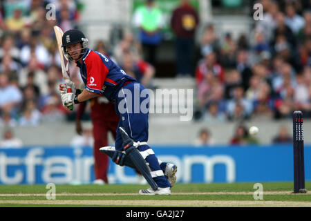 Cricket - NatWest International Twenty20 - Inghilterra / West Indies - The Brit Oval. Paul Collingwood in azione in Inghilterra Foto Stock