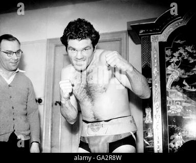 Boxing - World Pesi Mediomassimi titolo - Freddie Mills v Joey Maxim - Freddie Mills Formazione - Betchworth Foto Stock