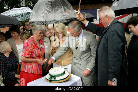 Il principe Carlo e Camilla nel Wiltshire Foto Stock