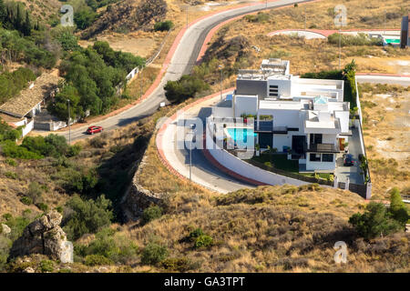 Solo recentemente terminato il lusso moderno sviluppo delle proprietà su appezzamento di terreno, Benalmadena, Spagna. Foto Stock