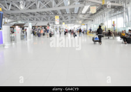 Sfondo sfocato, viaggiatore al terminal aeroportuale blur sullo sfondo Foto Stock