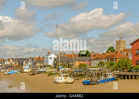 Scenic maritime umore a Mogliano Veneto il waterfront sul fiume Colne, a sud est di Colchester, Essex, Inghilterra, Regno Unito. Foto Stock