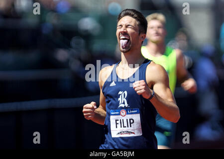 Eugene, Oregon, UK. 2 Luglio, 2016. SCOTT FILIP vince il suo calore del decatholon 400 al USA Track & Field prove olimpiche in campo Haward in Eugene, Oregon il 2 luglio 2016. Foto di David Blair Credito: David Blair/ZUMA filo/Alamy Live News Foto Stock