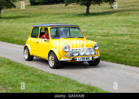 1994 Rover mini mayfair a Leighton Hall Classic auto da rally, Carnforth, Lancashire, Regno Unito. 3 Luglio, 2016. L annuale classic car rally avviene presso la magnifica Leighton Hall a Carnforth in Lancashire. British classic auto sportive che spaziano da MG per vetture americane muscolare come la Dodge Viper & Ford Mustang. Lo spettatore con la manifestazione ha attirato migliaia di visitatori di questo scenic parte del paese sulla costa nord ovest dell'Inghilterra. Credito: Cernan Elias/Alamy Live News Foto Stock