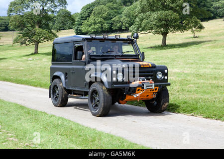 SWB Land Rover offroad 4x4 con snorkeling e verricello al Leighton Hall Classic Car Rally, Carnforth, Lancashire, Regno Unito. 3rd luglio 2016. L'annuale rally automobilistico classico si svolge presso la magnifica Leighton Hall di Carnforth a Lancashire. L'evento spettatore ha attirato migliaia di visitatori in questa parte panoramica del paese sulla costa nord occidentale dell'Inghilterra. Foto Stock