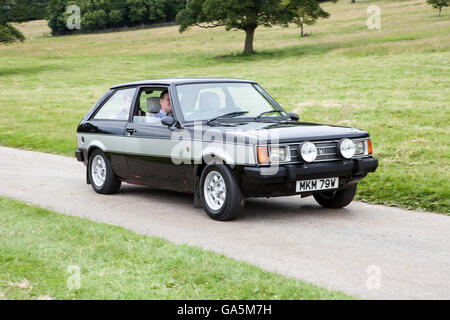 1980 80s nero Sunbeam Lotus 2dr berlina al raduno annuale di auto classiche a Carnforth in Lancashire. Le classiche auto sportive britanniche del 19809s all'evento Spectator hanno attirato migliaia di visitatori in questa parte panoramica del paese, sulla costa nord-occidentale dell'Inghilterra. Foto Stock