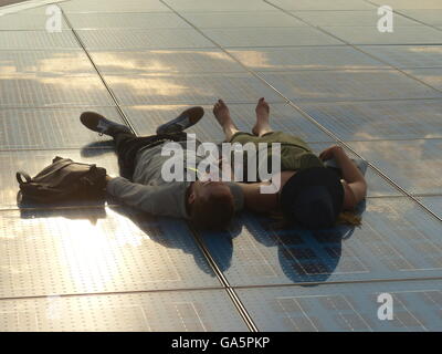 Sun adoratori in Zadar, Croazia Adriatico raggi di sole mare Foto Stock