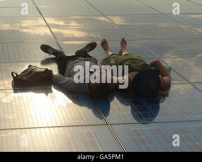 Sun adoratori in Zadar, Croazia Adriatico raggi di sole mare Foto Stock