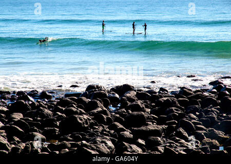 I piloti della scheda di vario tipo off Burleigh teste in Australia Foto Stock