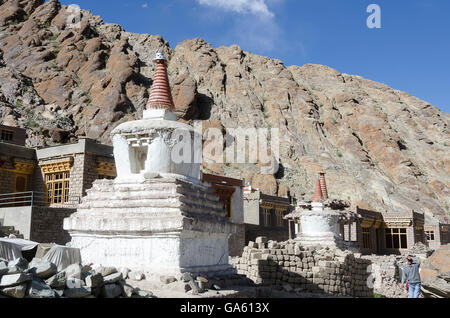 Stupa, o chorten, Hemis, nei pressi di Leh, Ladakh, Jammu e Kashmir India Foto Stock