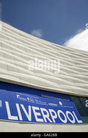 Il Museo di Liverpool, inaugurato nel 2011 e progettato da Buro Happold e 3XN. Foto Stock