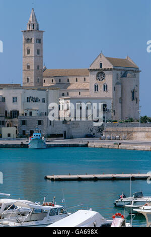 Cattedrale di San Nicola Pellegrino, Trani, Puglia, Puglia, Italia, Europa Foto Stock