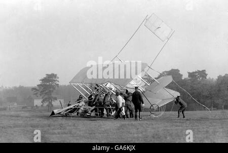 Aviazione - Primo British Powered volo - Comune di Farnborough Foto Stock