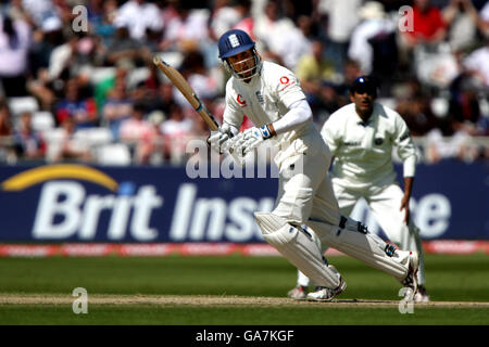 Cricket - seconda prova npower - Inghilterra / India - quarto giorno - Trent Bridge. Michael Vaughan in azione in Inghilterra Foto Stock