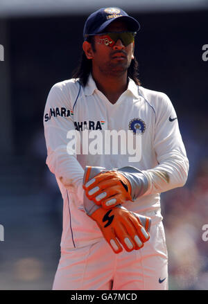 Cricket - Npower terzo Test - Inghilterra / India - Day Three - The Brit Oval. Mahendra Singh Dhoni in India Foto Stock