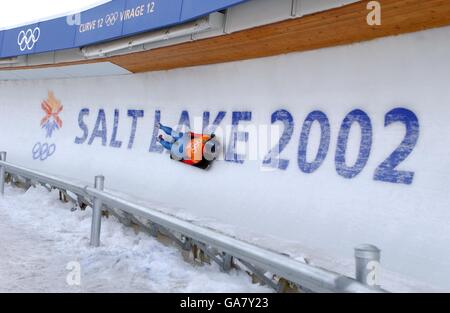 Olimpiadi invernali - Salt Lake City 2002 - Skeleton - sessione di allenamento maschile e femminile. Alex Coomber della Gran Bretagna Foto Stock