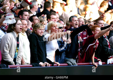 Calcio - Clydesdale Bank Scottish Premier League - Heart of Midlothian / Hibernian - Tynecastle Stadium. I ventilatori del cuore rendono i loro sentimenti conosciuti Foto Stock