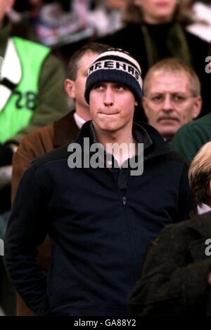 Rugby Union - Lloyds TSB Six Nations Championship - Inghilterra / Irlanda. Il principe Guglielmo si sente emozionato dopo i minuti di silenzio in memoria della principessa Margaret Foto Stock