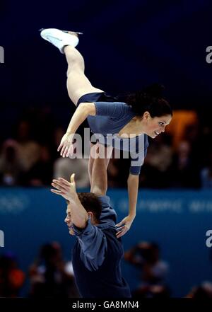 Olimpiadi invernali - Salt Lake City 2002 - Figure Skating - Pairs Free Program. Jamie sale e il partner David Pelletier sulla strada per una medaglia d'argento nella figura pairs pattinaggio Foto Stock