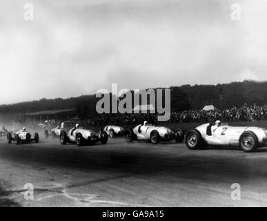 Corse automobilistiche - Gran Premio - Donington. Le vetture in griglia all'inizio della gara Foto Stock