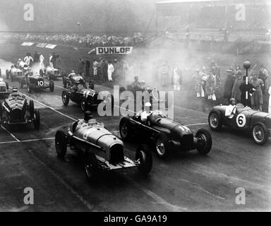 Corse automobilistiche - Gran Premio - Donington. Le vetture in griglia all'inizio della gara Foto Stock