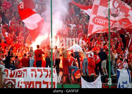 Calcio - Coppa UEFA - Quarti di Finale - AC Milan v Hapoel Tel Aviv Foto Stock