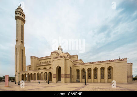 La facciata esterna, Al Fateh Grande Moschea, Manama, Bahrain Foto Stock