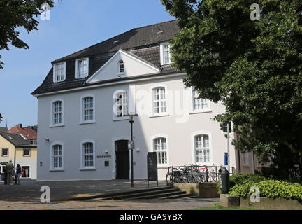 Recklinghausen, Germania. 21 Luglio, 2016. Vista del Museo Ikonen in Recklinghausen, Germania, 21 luglio 2016. Il museo celebra il suo sessantesimo anniversario. Foto: ROLAND WEIHRAUCH/dpa/Alamy Live News Foto Stock