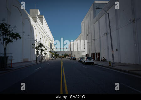 Atlantic City, New Jersey, USA. Il 4° agosto 2016. Il Trump Taj Mahal, sinistra e Resorts Casino, a destra su South Pennsylvania Avenue come Carl Ichan annuncia che chiuderà il Trump Taj Mahal dopo la Giornata del Lavoro eliminando 3.000 posti di lavoro, giovedì 4 agosto, 2016 di Atlantic City. © Bryan Smith/ZUMA filo/Alamy Live News Foto Stock