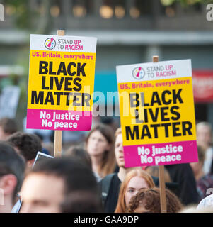 Londra Inghilterra. 5 agosto 2016. Regno Unito nero vive questione group ha organizzato una giornata nazionale di azione a Londra. Le dimostrazioni di chiamata sul Regno Unito a 'shutdown' una crisi di razzismo. Credito: Michael Tubi/Alamy Live News Foto Stock