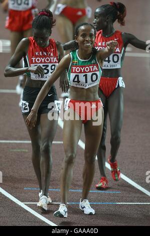 Ethiopia Meseret Devfar celebra la vittoria dell'oro dopo aver completato le donne 5000 metri finale Foto Stock