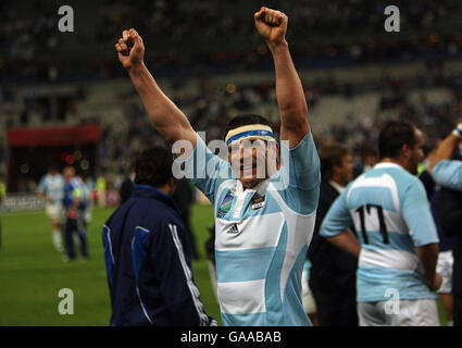 Rugby Union - IRB Coppa del mondo di Rugby 2007 - Pool D - Francia / Argentina - Stade de France. Manuel Contepomi dell'Argentina celebra la vittoria delle sue squadre durante la partita della Coppa del mondo IRB allo Stade de France, Francia. Foto Stock