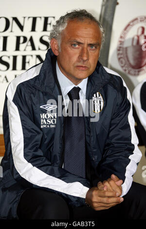 Calcio - Serie a - Siena v Atalanta - Artemio Franchi Montepaschi Arena. Andrea Mandorlini, allenatore di Siena Foto Stock