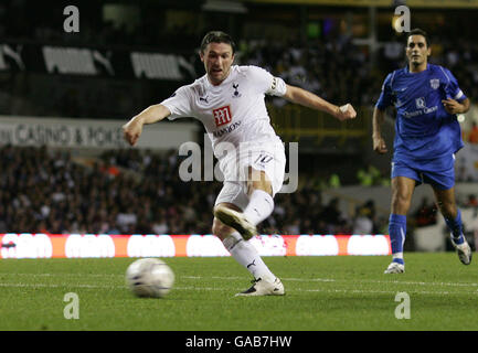 Calcio - Coppa UEFA - primo turno - prima tappa - Tottenham Hotspur v Anortosis Famagosta - White Hart Lane. Robbie Keane di Tottenham Hotspur segna il terzo obiettivo del gioco Foto Stock