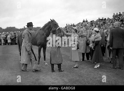 Horse Racing - Royal Ascot - Re Giorgio VI e la Queen Elizabeth Stakes Foto Stock