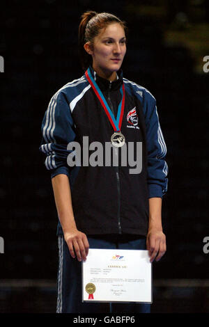 Atletica - 2007 World Taekwondo Bejing qualifica olimpica - ARENA MEN. Sarah Stevenson della Gran Bretagna sul podio dopo aver vinto la medaglia d'argento nella competizione femminile di oltre 67kg. Foto Stock