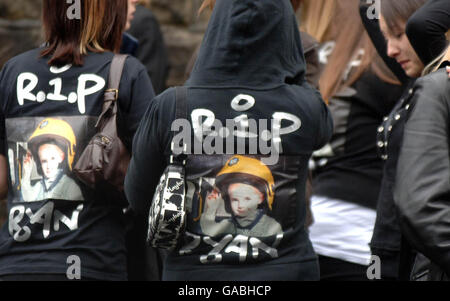 Funerali di accoltellato ragazzo Foto Stock