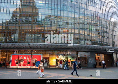 Peek & Cloppenburg department store, Colonia, nella Renania settentrionale-Vestfalia (Germania). Foto Stock