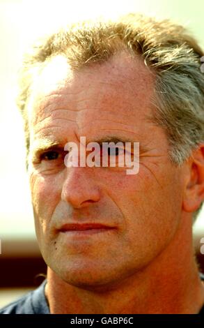 International Soccer - friendly - Inghilterra / Camerun. Ray Clemence, l'allenatore di portiere dell'Inghilterra Foto Stock