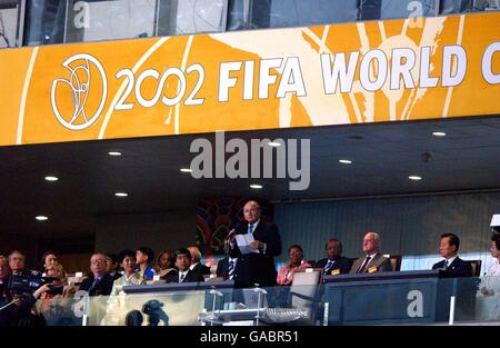 Il presidente della FIFA Sepp Blatter si rivolge alla folla in apertura cerimonia Foto Stock